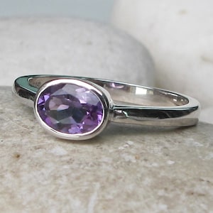 Oval Genuine Amethyst Dainty Silver Ring- Natural Purple Amethyst Stackable Ring- Purple Gemstone Bezel Ring- Minimalist Simple Ring