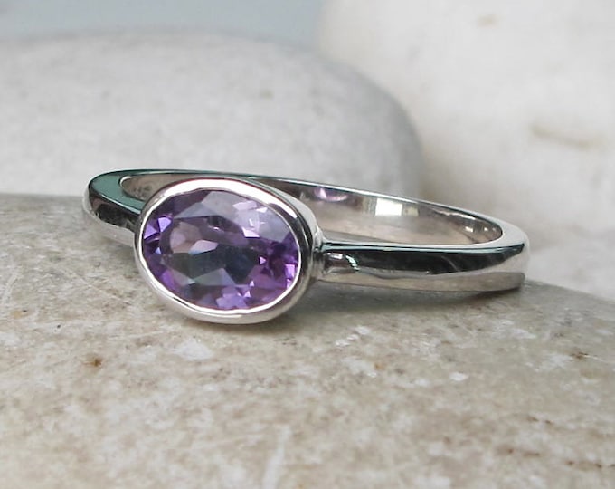 Oval Genuine Amethyst Dainty Silver Ring- Natural Purple Amethyst Stackable Ring- Purple Gemstone Bezel Ring- Minimalist Simple Ring