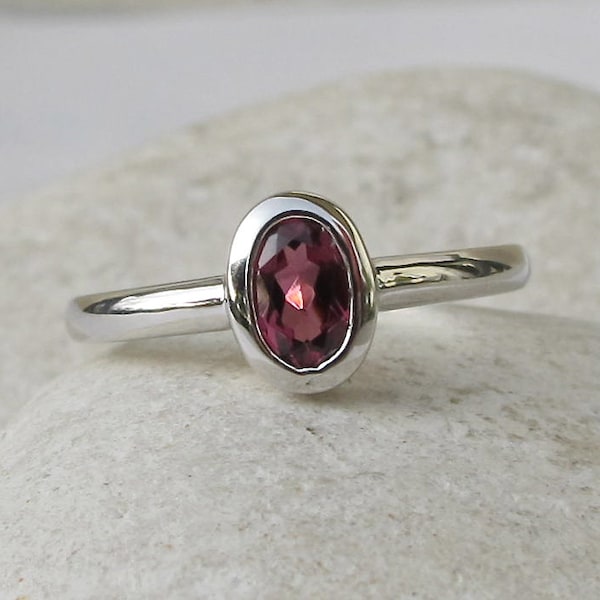 Garnet Oval Dainty Silver Ring- Rhodolite Garnet Stackable Ring- January Birthstone Ring-Ring for Teen Child- Genuine Red Bezel Simple Ring