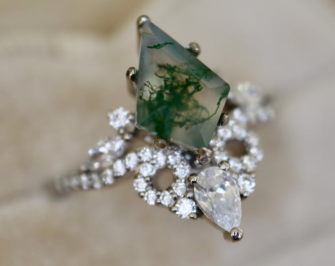 Kite Moss Agate Sterling Silver Solitaire Ring with Half Halo