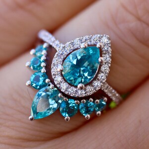 Tropfen Neon Blau Paraiba Turmalin Halo Braut Sterling Silber 2 Ring Set