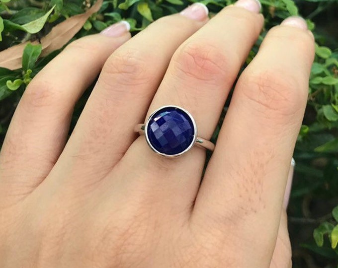 Round Blue Sapphire Raw Ring- Simple Blue Promise Ring- September Birthstone Ring- Blue Anniversary Ring- Solitaire Classic Minimalist Ring