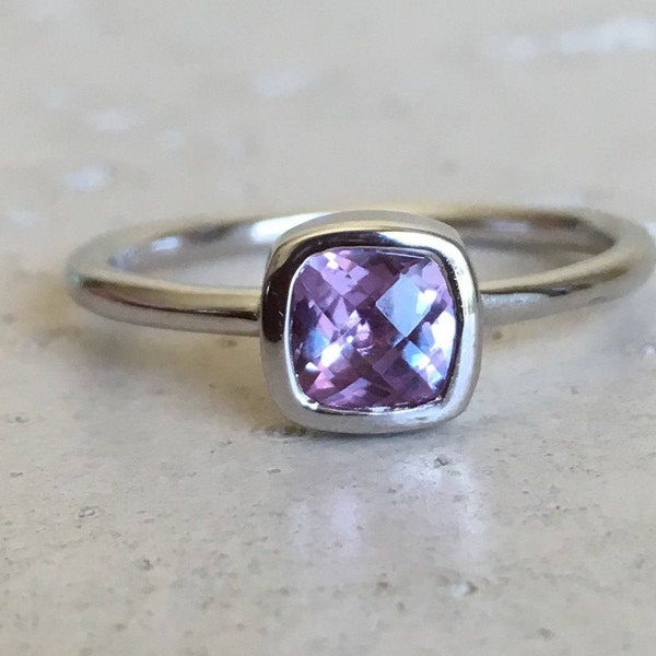 Alexandrite Tiny Stackable Ring- Color Change Gemstone Ring- Boho Mood Dainty Ring- Square Gemstone Silver Ring- Minimal Purple Simple Ring