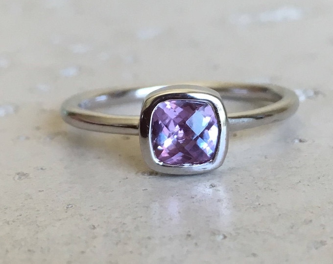 Alexandrite Tiny Stackable Ring- Color Change Gemstone Ring- Boho Mood Dainty Ring- Square Gemstone Silver Ring- Minimal Purple Simple Ring