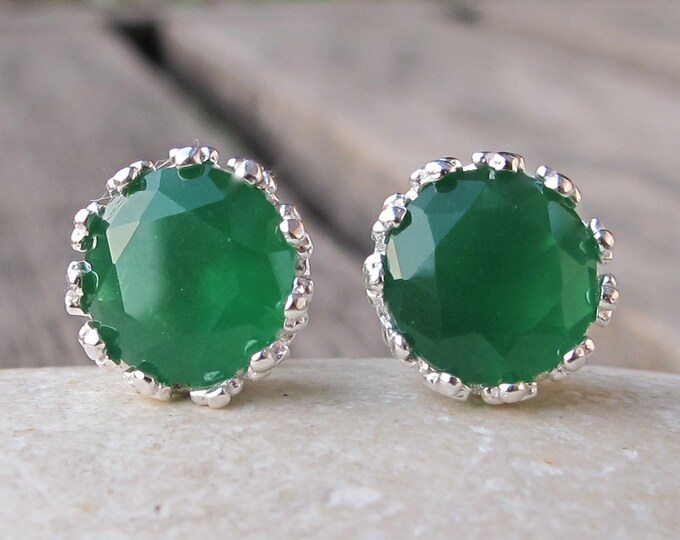 Classic Green Stud Earring- Silver Bohemian Round Earring- Green Onyx Earring- Faceted Frame Earring- Milky Green Earring