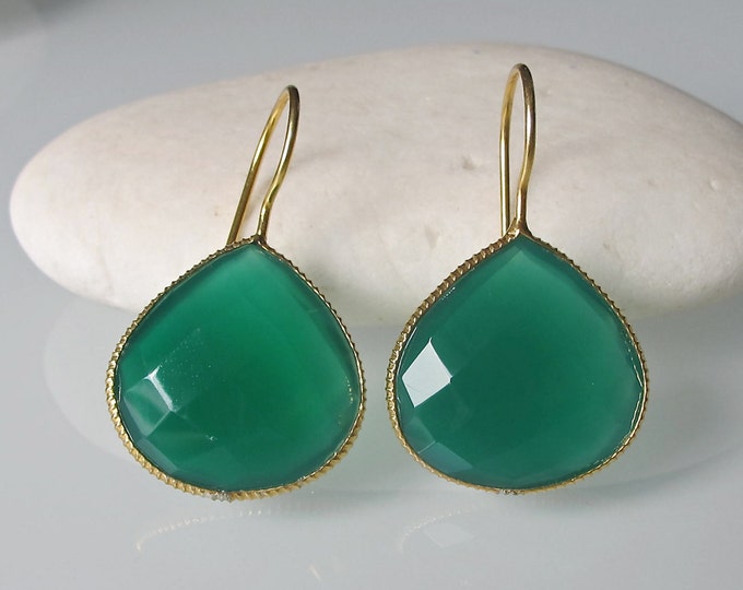 Green Onyx Dangle Earrings- Teardrop Green Drop Earring- Pear Shape Boho Earring- Bohemian Festive Earring- St Patrick Minimalist Earring