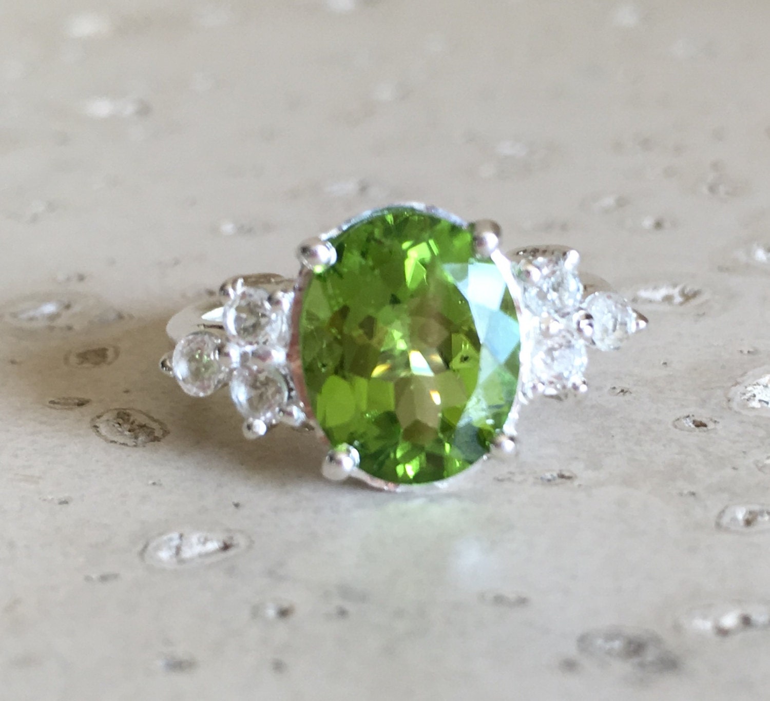 Gleaming in Peridot: Explore the Beauty of August Birthstone Jewelry