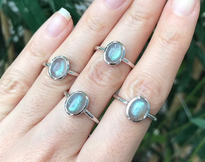 Oval Small Labradorite Silver Ring- Stackable Labradorite Bohemian Ring- Boho Minimal Gemstone Jewelry- Gypsy Hippie Rainbow Ring