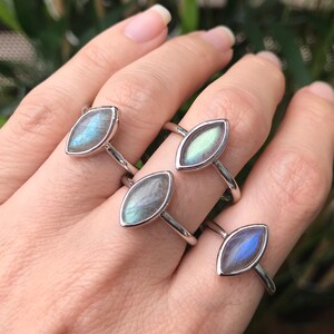 Silver Labradorite Boho Ring- Rainbow Stack Hippie Ring-  Bohemian Iridescent Ring- Color Change Mood Ring- Gemstone Minimal Ring