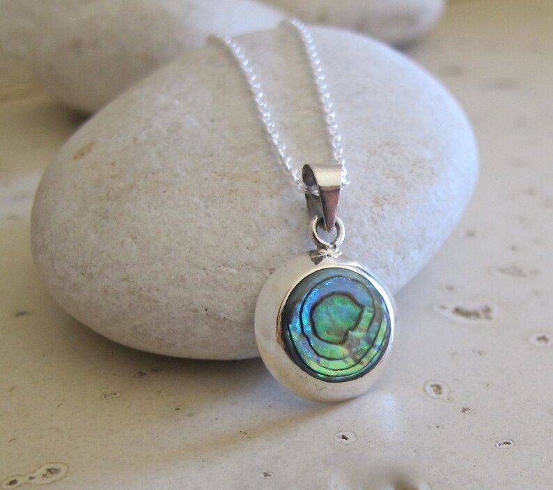 Abalone Necklace Shell Necklace Round Simple Iridescent Boho Gemstone Layering Minimal Pendant