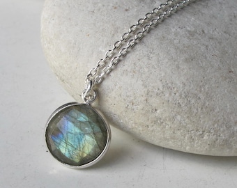 Round Labradorite Necklaces- Silver Labradorite Necklaces- Bridesmaids Necklace- Jewelry Gifts- Classic Everyday Necklace- Gemstone Necklace