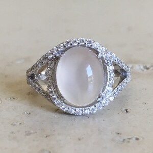 Vintage Chalcedony Oval Solitaire Split Mood Ring- Gray Moonstone Halo Deco Ring- Peach Onyx Statement Ring- Cabochon Stone Ring