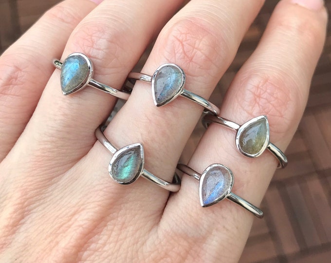 Labradorite Cab Teardrop Stack Ring- Labradorite Small Silver Ring- Boho Iridescent Gemstone Ring- Pear Bezel Minimalist Labradorite Ring