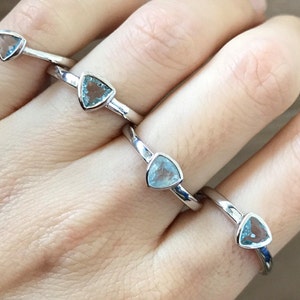 Triangle Genuine Aquamarine Silver Ring- Natural Aquamarine Minimalist Stacking Ring- Dainty Blue Aqua Bezel Layer Ring