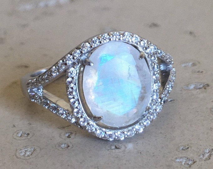 Moonstone Boho Engagement Ring- Rainbow Moonstone Halo Promise Ring- Oval Rainbow Spilt Solitaire Ring- Double Band Statement Bohemian Ring