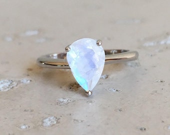 Small Rainbow Moonstone Ring- Boho Moonstone Ring- Stackable Sterling Silver Ring- June Birthstone Ring- Promise Ring for her