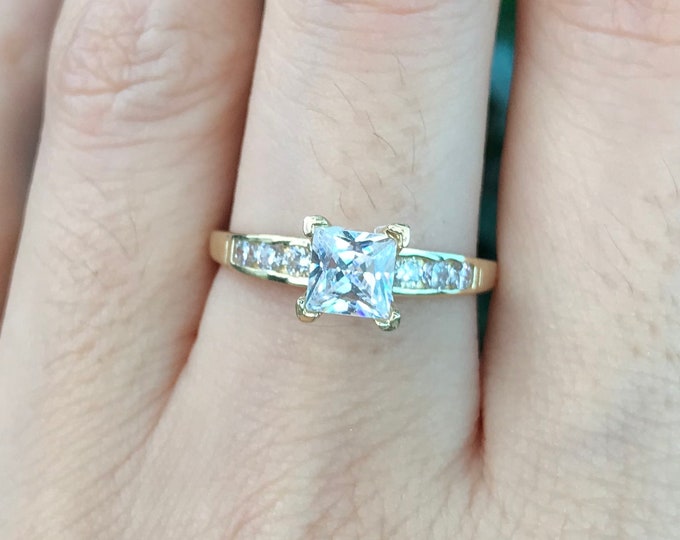 Princess Cut Simulant Diamond 4 Prong Engagement Ring- 14k Yellow Gold Promise Ring for Her-Non Diamond Alternative Colorless Solitaire Ring