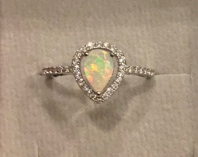 Teardrop Genuine Teardrop Opal Engagement Vintage Ring Set