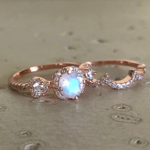 Moonstone Bridal Ring Set- Rainbow Moonstone Engagement Ring- Three Stone Moonstone Anniversary Ring- Rose Gold Moonstone Ring- June Ring