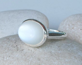 White Moonstone Oval Cabochon Ring- White Iridescent Gemstone Statement Ring- White Stone Solitaire Ring- June Birthstone Ring-