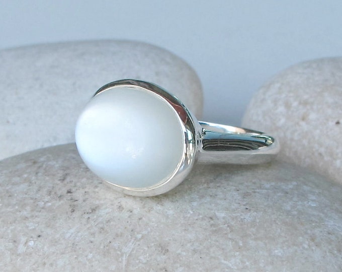 White Moonstone Oval Cabochon Ring- White Iridescent Gemstone Statement Ring-White Stone Solitaire Sterling Silver Ring-June Birthstone Ring