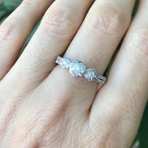 Cluster Diamond Three Stone Ring- Split Shank Diamond Ring- Vintage Pre-Owned White Gold Diamond Ring- Solitaire Anniversary Diamond Ring