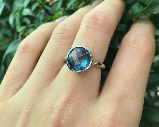 Swiss Blue Quartz Round Ring- Dark Blue Topaz Silver Ring- Blue Quartz Bezel Ring- December Birthstone Ring-Blue Gemstone Simple Ring