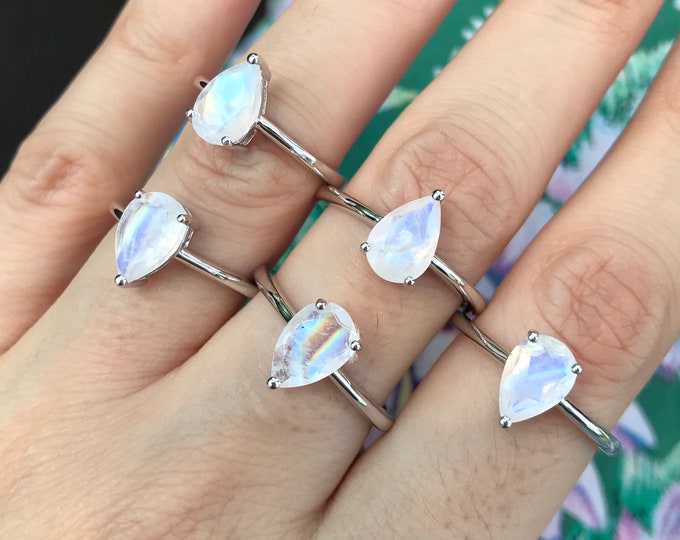 Teardrop Rainbow Moonstone Ring- Moonstone Prong Silver Ring- Stackable Bohemian Pear Ring- June Birthstone Ring- Iridescent Ring for her