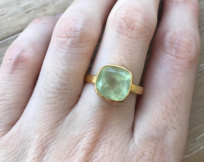 Seaform Green Stackable Gold Square Ring- Soft Green Onyx Cushion Bezel Ring- Light Green Chalcedony Ring- Sterling Silve Green Stone Ring