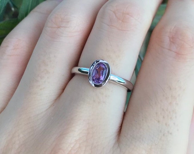 Genuine Amethyst Oval Dainty Ring- Silver Amethyst Stackable Simple Ring- Purple Stone Bezel Ring for Teen Child- February Birthstone Ring