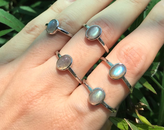 Labradorite Oval Dainty Stakable Ring- Iridescent Boho Rainbow Ring- Cabochon Labradorite Ring for Teen Child- Simple Gemstone Silver Ring