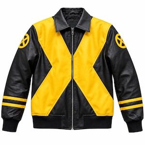 Könnte beinhalten: Eine schwarz-gelbe Jacke mit einem großen gelben X-förmigen Design auf der Vorderseite, einem zentralen Reißverschluss, einem Kragen und kreisförmigen gelben X-Men-Logos auf jeder Schulter. Die Ärmel haben zwei gelbe Streifen an den Bündchen.