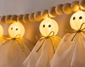 Guirlande lumineuse fantôme d'Halloween, 2 m de guirlande de perles en bois à LED blanc chaud avec 10 fantômes en tissu pour cheminée, mur et décoration de fête