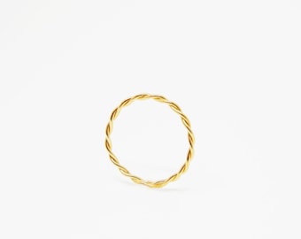 Gold-plated silver ring, twist