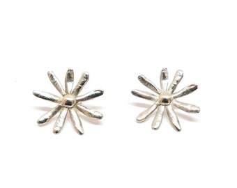 Silver daisy earrings