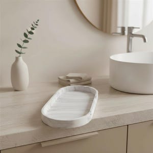 Silikon badrumsbricka, marmor badrumsorganisatör, oval bänkbricka, tvålsvamphållare, parfym- och sminkförvaring, minimalistisk bänkdekor
