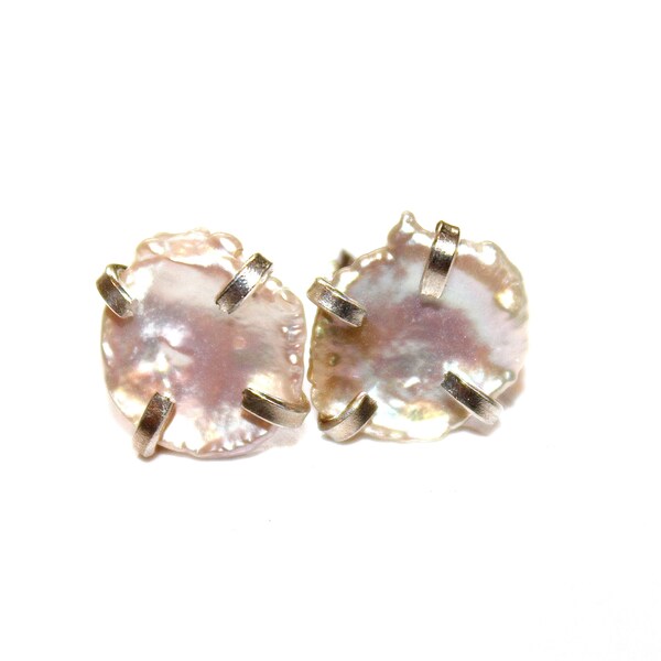 Gran Keshi Perla Pendiente Perla blanca Perla Keshi Perla Joyería Pendiente de plata Joyería moderna Keshi Pendiente Boda Perno prisionero Blanco Keshi