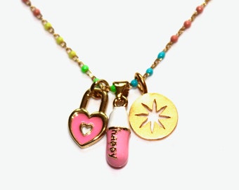 Collana con ciondolo pillola felice Collana con pillola Collana multicolore Collana arcobaleno Collana impilabile Gioielli con ciondoli Collana da spiaggia Fun Trendy
