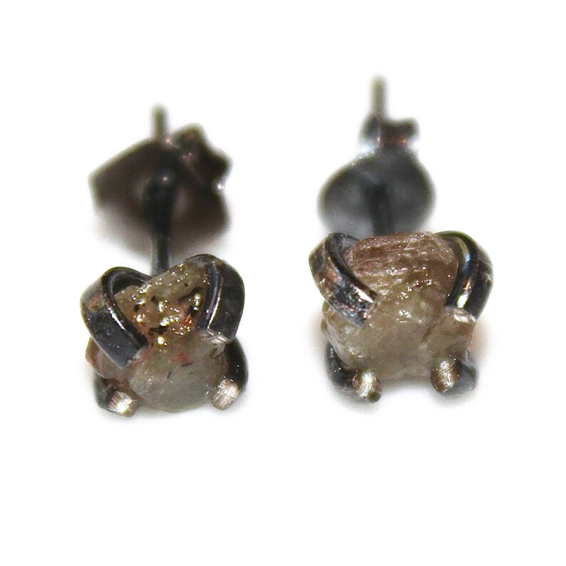 Raw Sapphire Stud Earring Khaki Earring Green Sapphire Jewelry Etsy