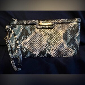Nine West Blå, Svart, Vit & Grå Armband i Python-imitation
