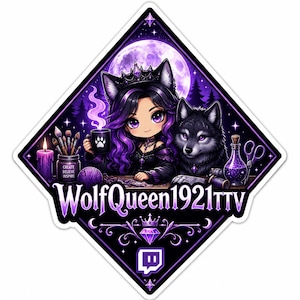 Könnte beinhalten: Ein rautenförmiger Aufkleber mit einer violetten Illustration einer Figur mit Katzenohren und Krone, die eine Tasse mit Pfotenabdruck hält. Daneben ist ein Wolf abgebildet. Der Text lautet WolfQueen1921TTV, Create Believe Inspire und zeigt ein Twitch-Logo.