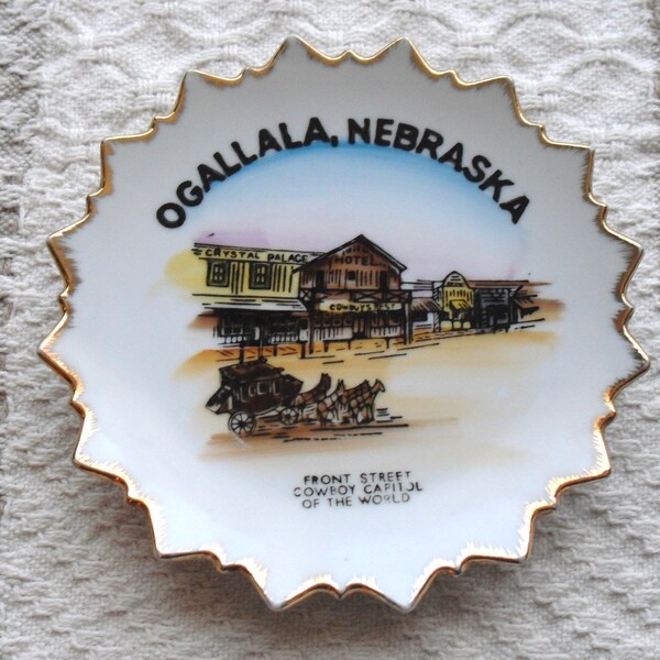 Ogallala Nebraska Souvenir Plate~6" diameter~gold rimmed~hand painted~horse and stagecoach~Old West~made in Japan~state plates~Front street