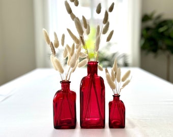 LOT de 3 bouteilles en verre recyclé espagnol rouge rubis avec bouchons, décoration éclectique, vase en verre coloré, cadeau pour elle, bouchon de bouteille rouge