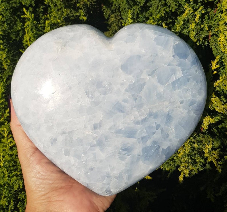 Stunning large celestite heart 0762