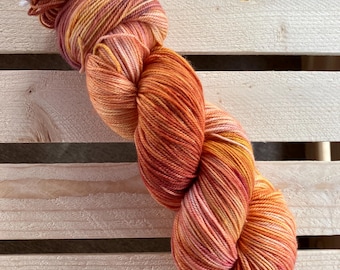 Hilo para calcetines de grosor fino teñido a mano. ¡Llegó el otoño! Combinación de colores (100 g/400 yardas)