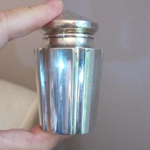 Maker "Quality Sterling" Spice Salt Pepper Shaker, Sterling Silver Shaker, Single Shaker, No 2154 Silver Pattern, Dining Tabletop Sterling