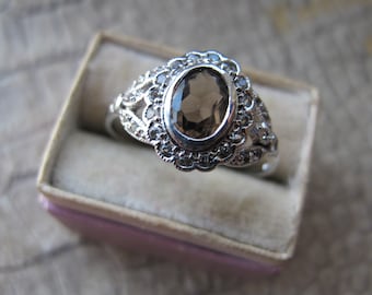 Antieke heropleving edelsteen solitaire sterlingzilveren verlovingsring. Set topaas bruin citrien kwarts gefacetteerde ovale steen witte topaas kralen