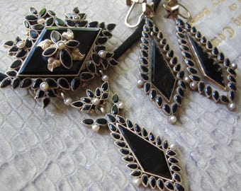 Victorian 1800s Antique 14k Yellow Gold, Black Stone, Seed Pearl Statement Brooch/Pendant & Drop Drama Earrings Beautiful Set 10k Screw Back