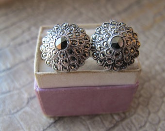 Fine Marcasite Flower Dome Earrings. Sterling Silver Marcasite Vintage Jewelry, Screw Backs. Stamped Sterling, Button Shaped Small Earrings