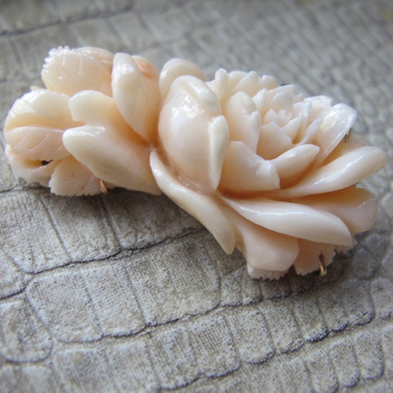 Carved Coral Chrysanthemum Floral Flower 14k Yell… - image 1